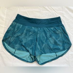 Lululemon Green Dotted Speed Up Shorts (size 8T)